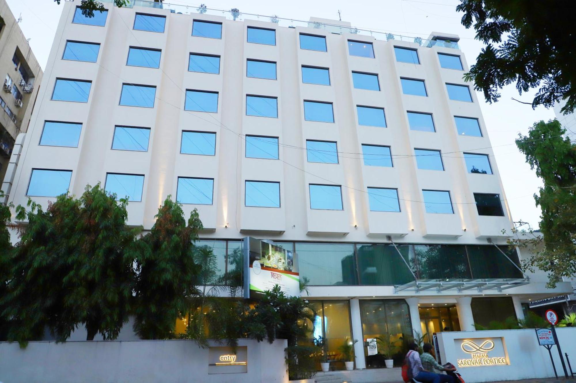 Marasa Sarovar Portico -Райкот Екстериор снимка