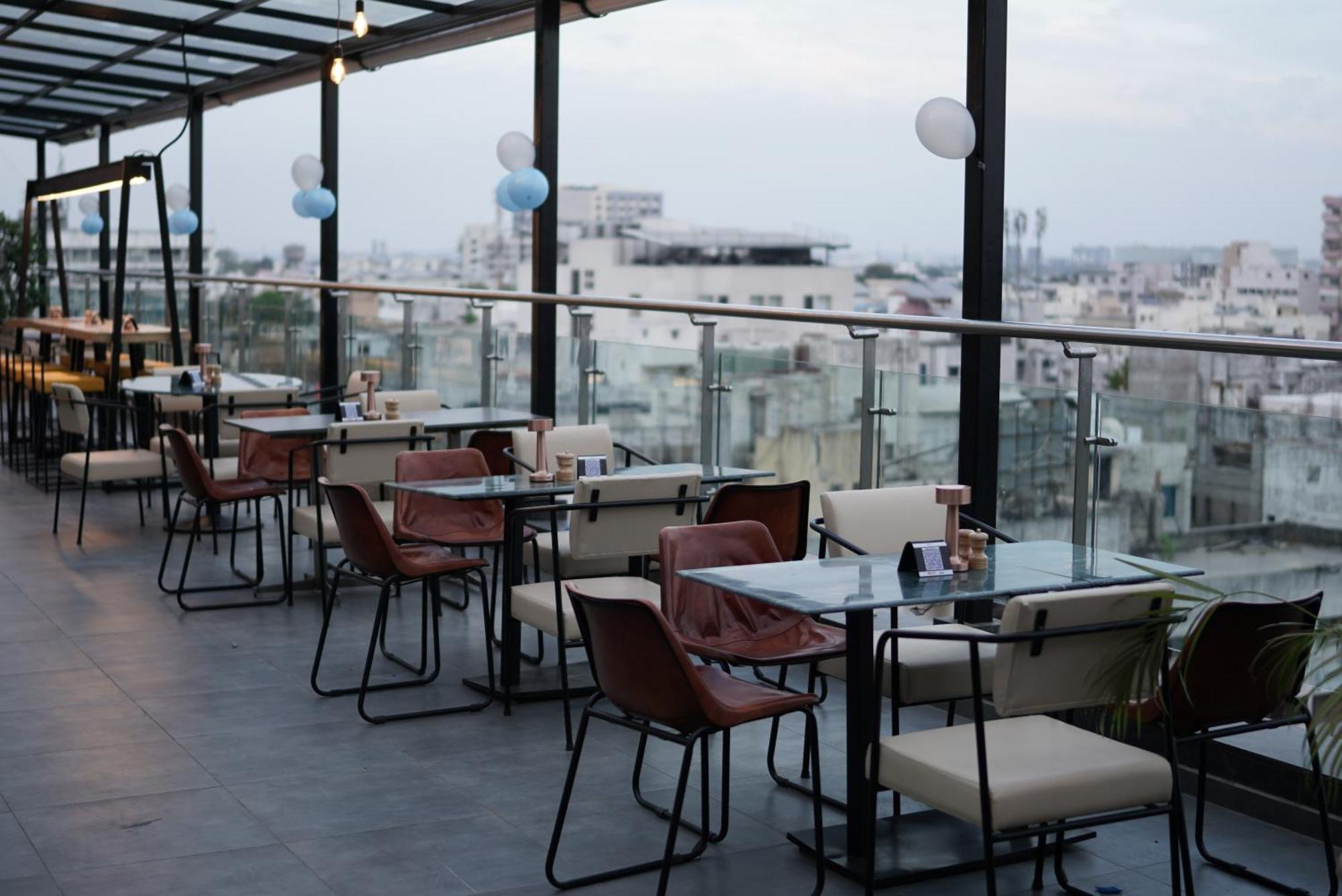 Marasa Sarovar Portico -Райкот Екстериор снимка