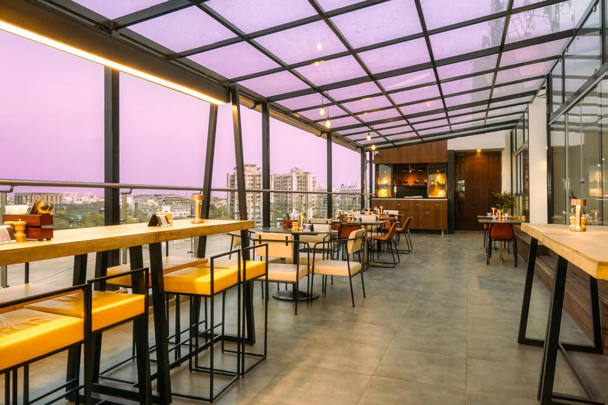 Marasa Sarovar Portico -Райкот Екстериор снимка