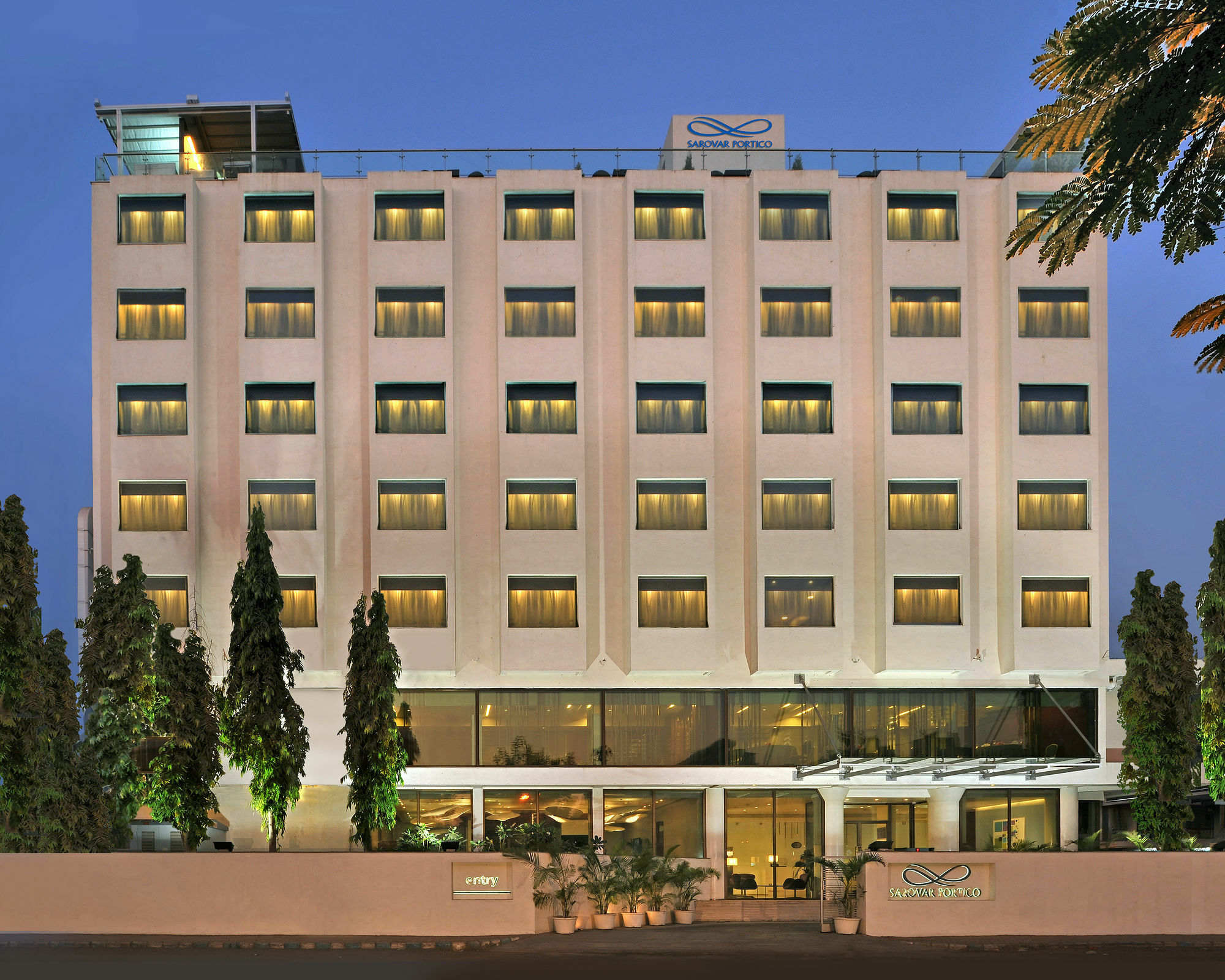 Marasa Sarovar Portico -Райкот Екстериор снимка
